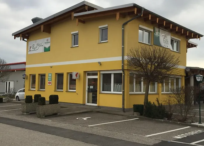 Schlafplatzl Hotel *